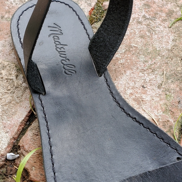 5 for $20 SALE! Madewell EUC black leather ankle sandals - Picture 3 of 5
